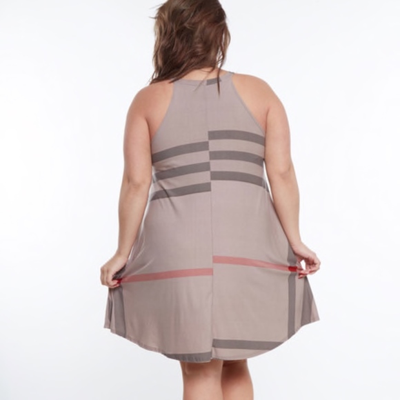 Plaid Tank Pocket Shift Dress (Plus) - Picture 3 of 4